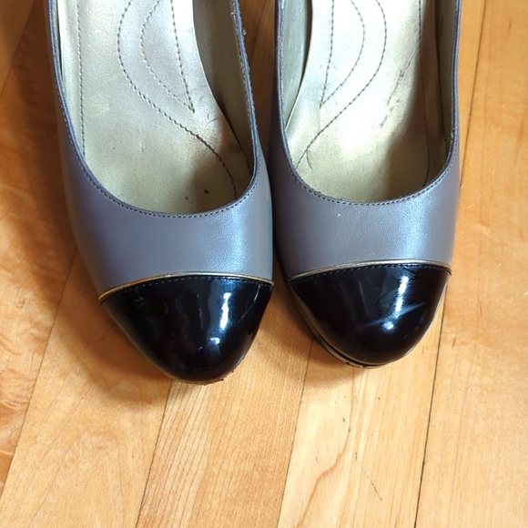 Classic Pumps - Picture 2 of 6
